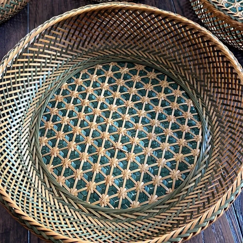Vintage Cross hatch Wicker/Rattan 3 Set Nesting Baskets beautiful EUC tan green
